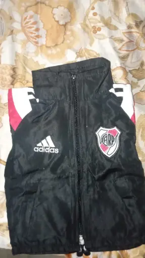 Campera Adidas River Talle 1 para Bebé